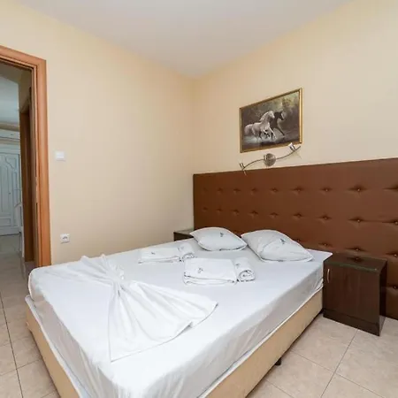 Side By Side Nea Iraklitsa