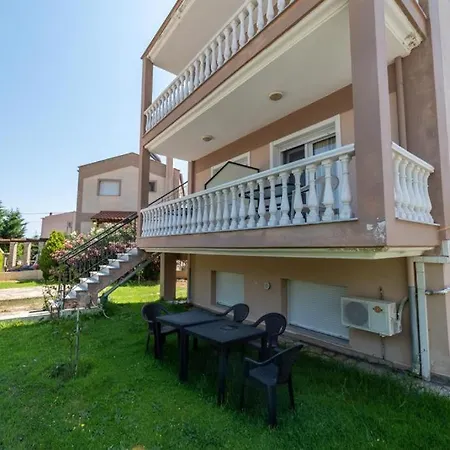 Side By Side Nea Iraklitsa