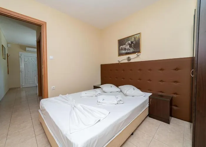 Side By Side Nea Iraklitsa